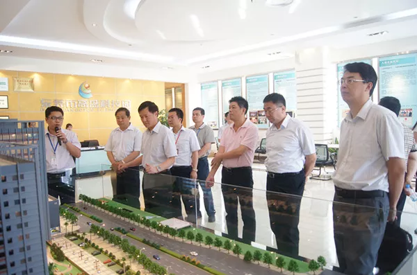 6月19日下午,国家人力资源和社会保障部副部长何宪一行,在市唐庆涛副市长、市社保局梁冰局长、市人力资源局游其晃局长、南城区陈...
