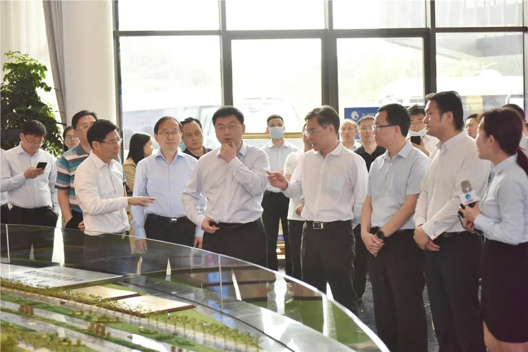 贵州省铜仁市考察团莅临松湖智谷调研